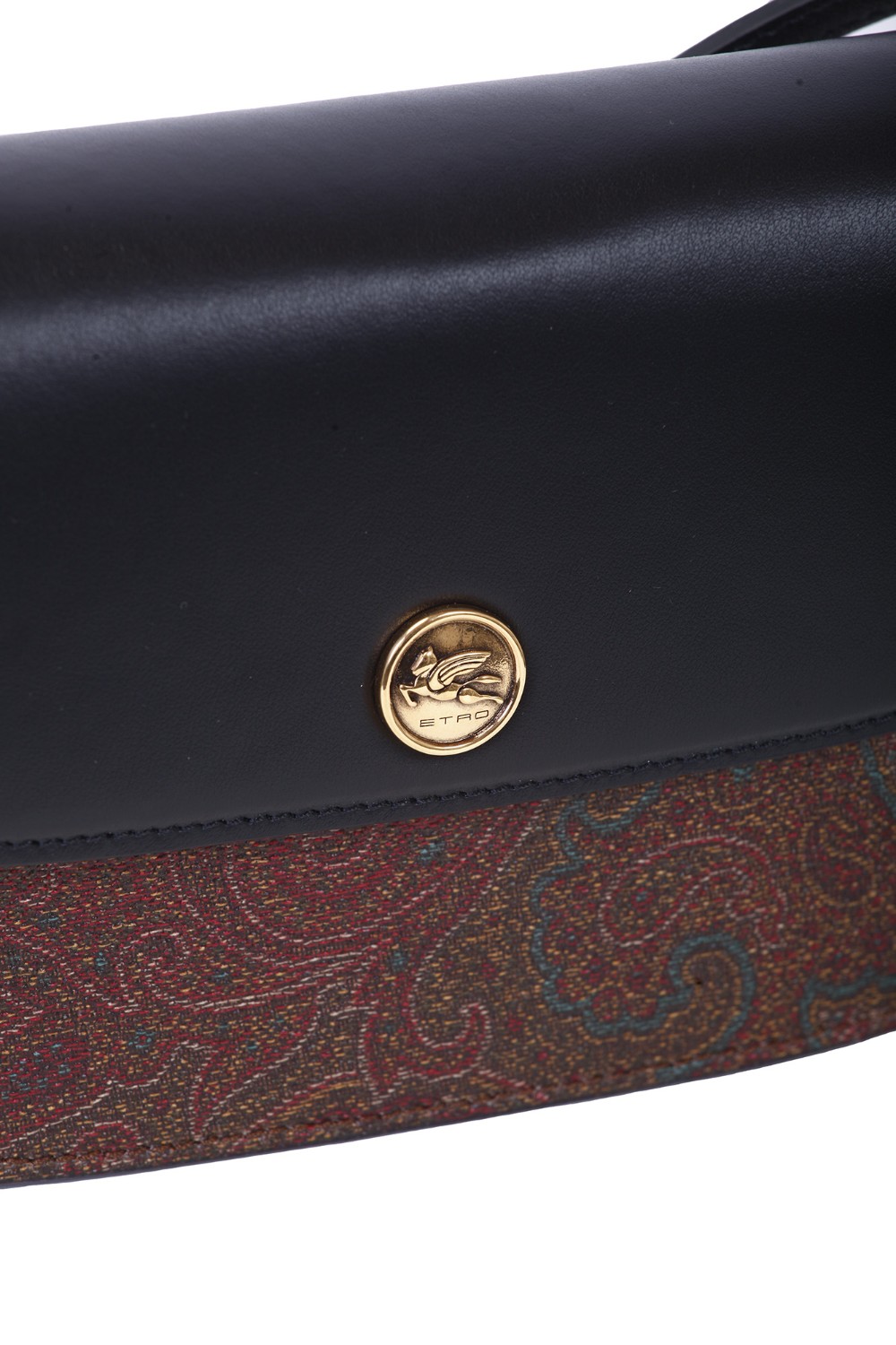 shop ETRO  Borsa: Etro borsa a tracolla ETRO Essential, realizzata nell'iconico tessuto Paisley jacquard e caratterizzata da una chiusura con patta in pelle a contrasto e bottone con logo ETRO e Pegaso.
La borsa al suo interno rivela una fodera in suede ed è perfetta per essere indossata a spalla o a tracolla, oppure a mano.
Dimensioni: 19 x 14 x 4,5 cm.
Esterno: Tessuto Paisley: Fronte: 76% cotone, 24% poliestere.
Retro: 100% cotone.
Spalmatura_ PVC.
Dettagli: 100% pelle di vitello.
Interno: 100% pelle di agnello.
Due scomparti interni.
Tasca posteriore.
Chiusura con bottone a calamita.
Tracolla removibile e regolabile altezza (luce) 55 cm.
Accessori metallici con finitura oro.
Made in Italy.. 1P050 8502-0001 number 7363057
